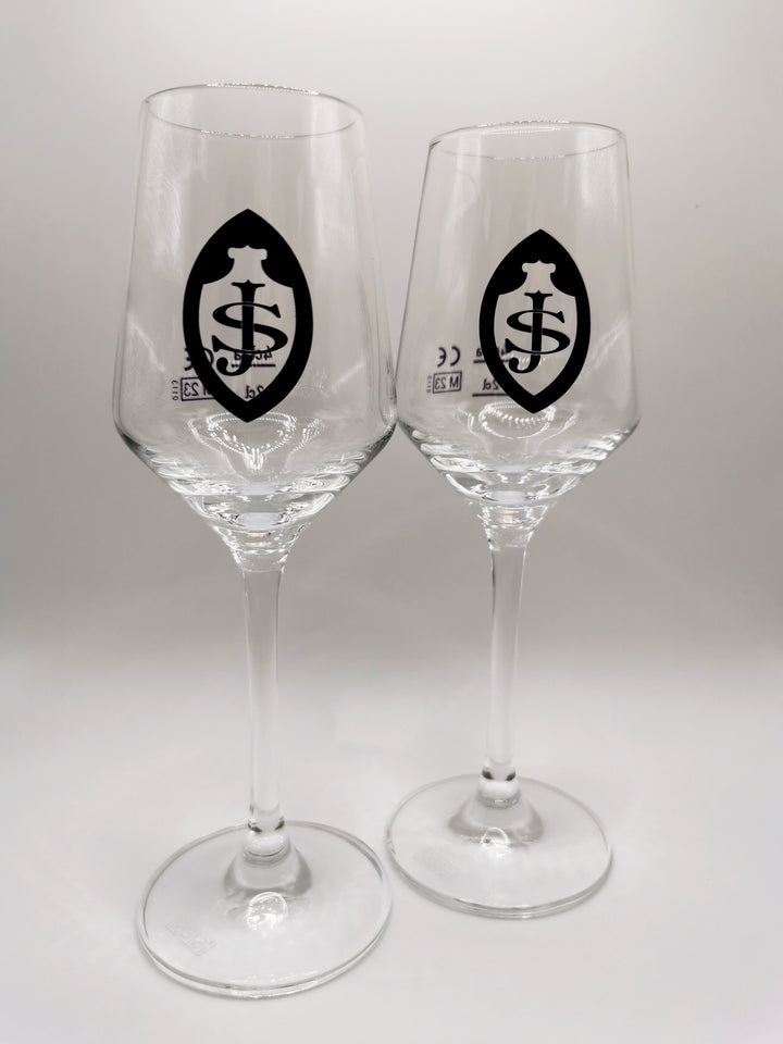 Glas mit Logo der Klosterdestillation St. Josef